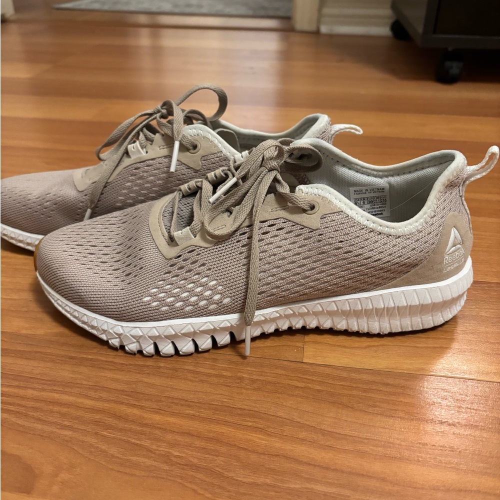 Reebok Women’s Beige Flexagon Sneakers
